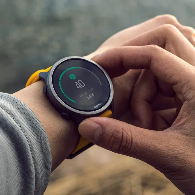 Suunto 5 peak ochre – lightweight multisport watch for training, exploring and wellbeing