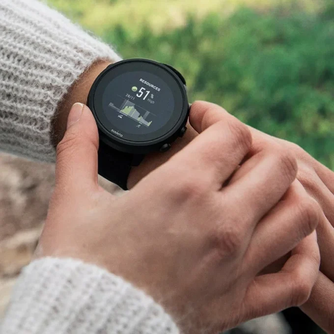 Suunto 7 matte black titanium – smartwatch with versatile sports experience