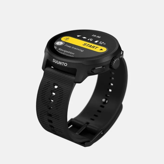 Suunto run all black with silicone strap